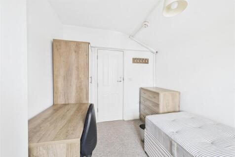 12 Osborne Villas, Kingsdown, Bristol BS2 8BP | Fr