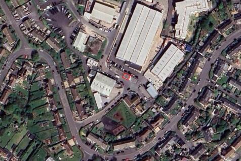 Garages 14, 15, 16 Collingwood Road Dartmouth, Dev