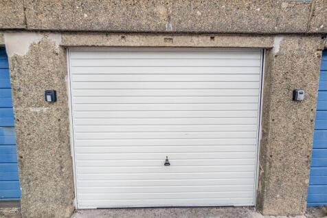 Garages 14, 15, 16 Collingwood Road Dartmouth, Dev