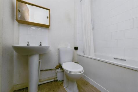 Flats A, B, C 18 Church Street, Tewkesbury, GL20 5