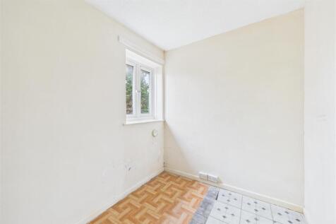 15 Courtenay Walk, Worle, North Somerset BS22 7TQ