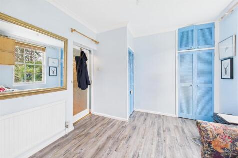 Garden Flat, 63 Newbridge Hill, Newbridge, Bath BA