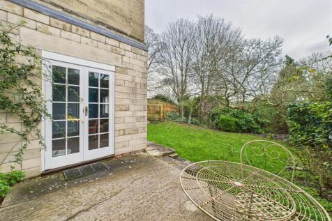 Garden Flat, 63 Newbridge Hill, Newbridge, Bath BA