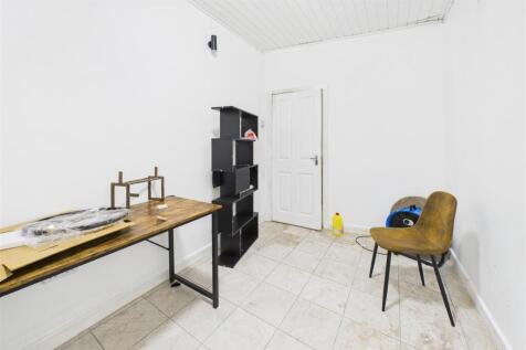 182 - 186 Lawrence Hill, Redfield, Bristol, BS5 0D