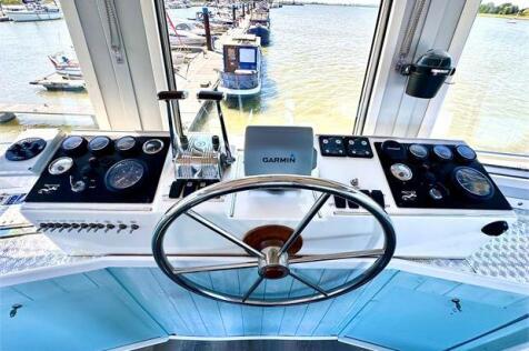Top deck/cabin/Bedroom 3