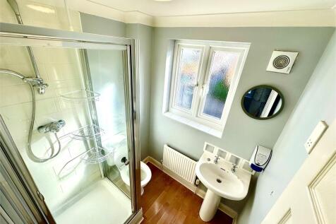 1st floor Family Bathroom