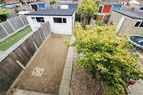 Detached garage