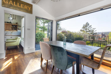 diningontoterrace