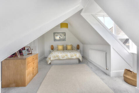 topfloorbedroom1