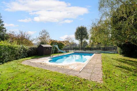 Swimming Pool &amp; Tennis Court