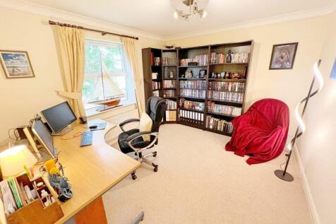 Study / Bedroom 6