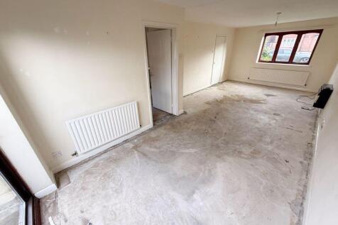 Sitting Room / Dining Room