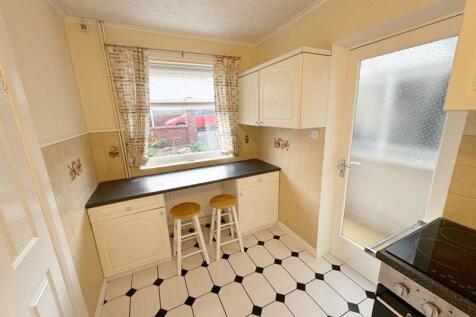Kitchen / Breakfast Area
