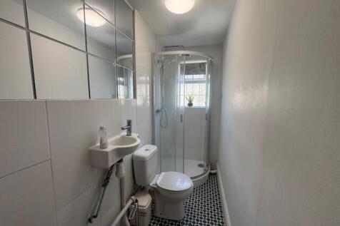 Cloakroom/wc