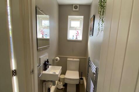 Cloakroom/wc