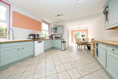 Kitchen / Breakfast Room