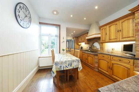 Kitchen / Dining