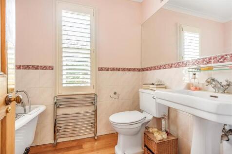 Bathroom.jpg