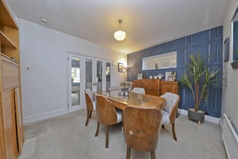 Dining room.JPG