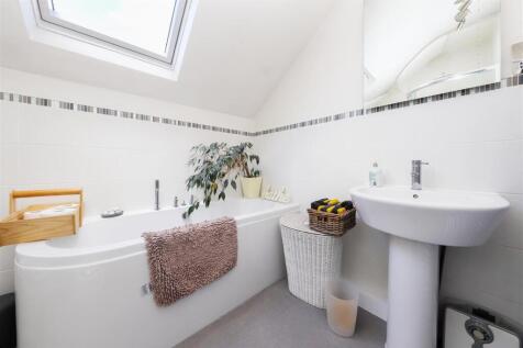 En-suite bathroom