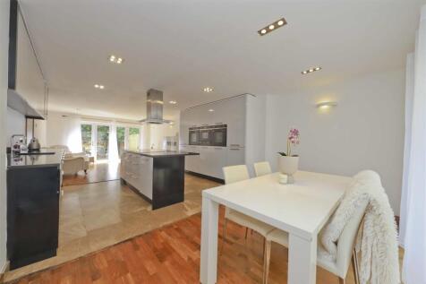 Kitchen lounge