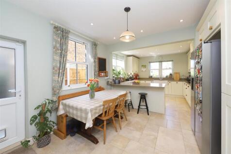 Kitchen / Dining