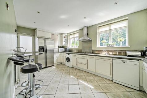 Kitchen.JPG