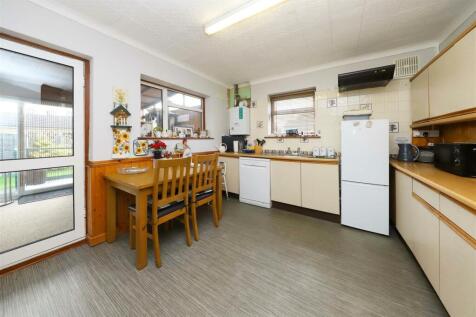 Kitchen/Dining Area