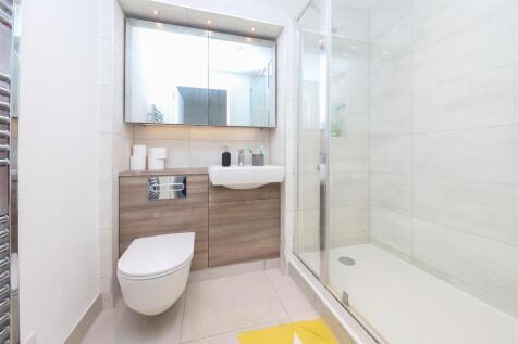 En-suite bathroom