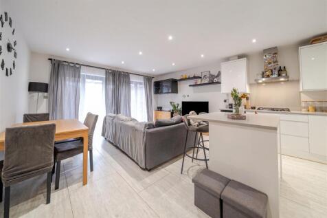 Living/Kitchen Area