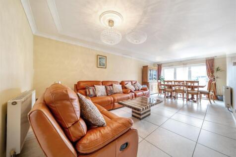 Living/Dining Aera