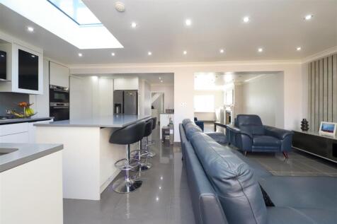 Living/Kitchen Area