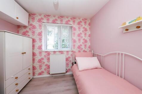 Fifth bedroom