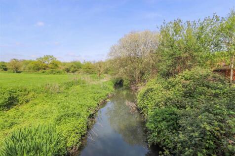 Greenbelt Land