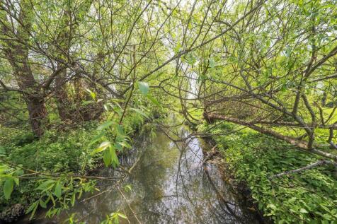 Greenbelt Land
