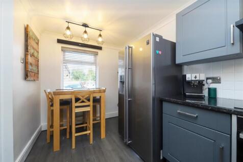 Kitchen/Dining Area