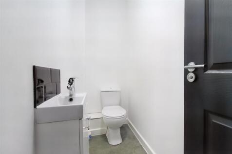 Toilet.JPG