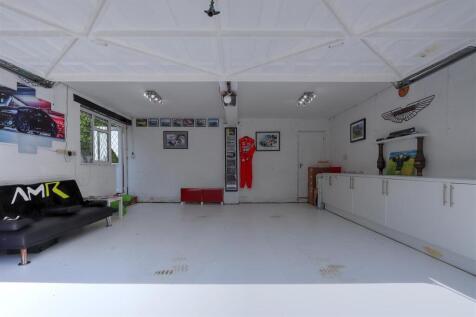 Garage new.jpg