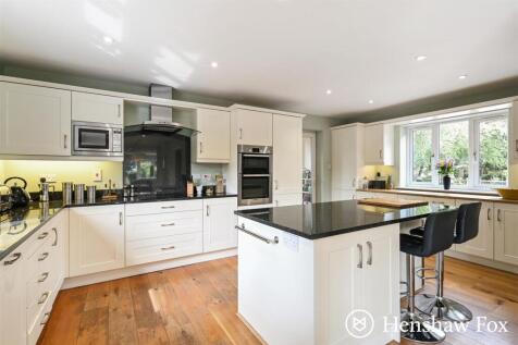 Kitchen Area.jpg