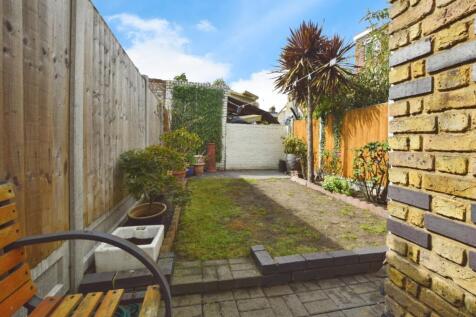 pbox-garden-335135.JPG