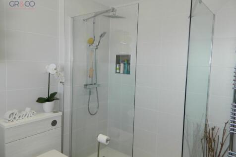 Master Suite &amp; Bathroom