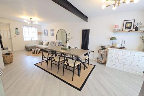 Open Plan Lounge / Diner 