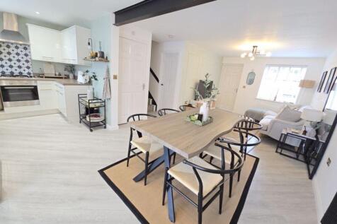Open Plan Lounge / Diner