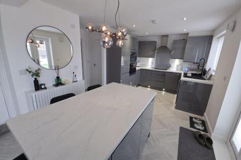 Kitchen/Breakfasting Area