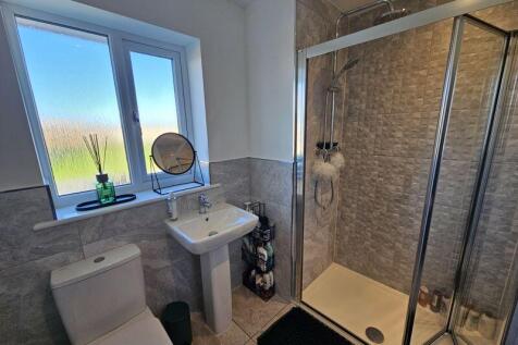 En-Suite To Master One