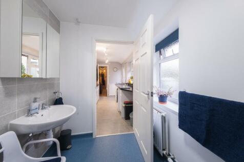126 Vicars Cross Road-006.jpg