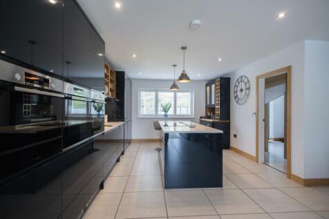 Oakmead Lodge-002.jpg