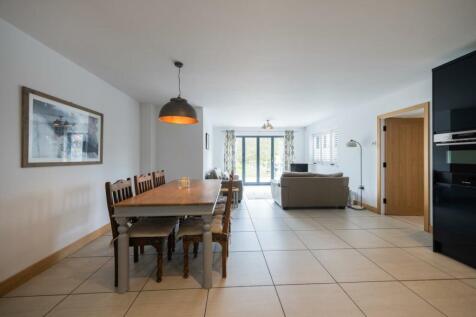 Oakmead Lodge-009.jpg