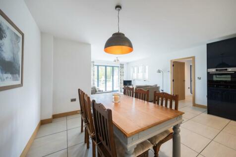 Oakmead Lodge-011.jpg