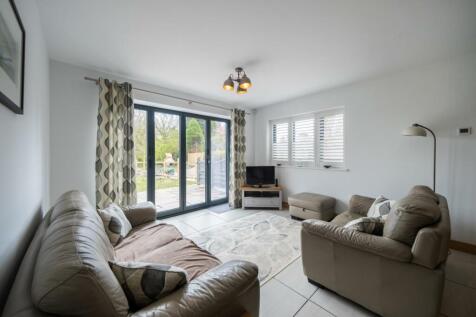 Oakmead Lodge-013.jpg